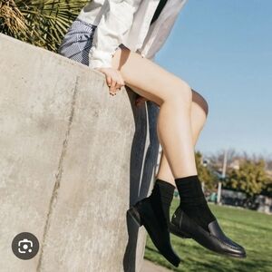 Everlane Black Leather Loafers